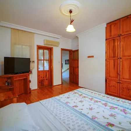 Lovely Villa Surrounded By Nature In Fethiye דירה